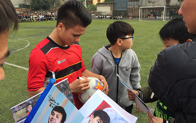 Với màn trình diễn ấn tượng tại VCK U23 châu Á, Quang Hải chính là người được quan tâm nhiều nhất trong buổi chiều ngày 8/2. 