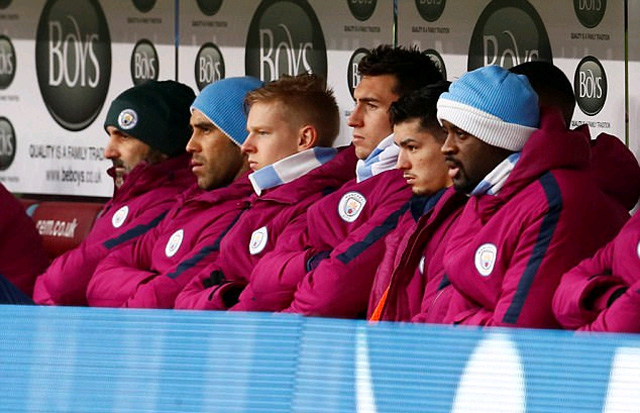 Man City chỉ có 6 cầu thủ dự bị ở trận hòa Burnley