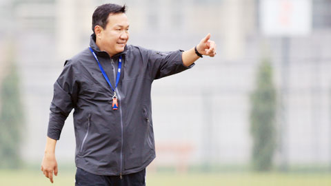 HLV Hoàng Văn Phúc, người giúp bóng đá xứ Quảng sang trang