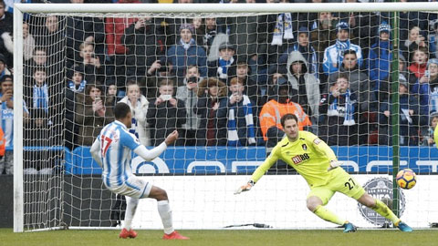 VIDEO: Huddersfield 4-1 Bournemouth