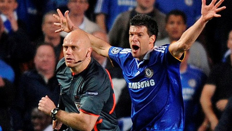 Trọng tài bắt trận Chelsea - Barca năm 2009 thừa nhận sai lầm
