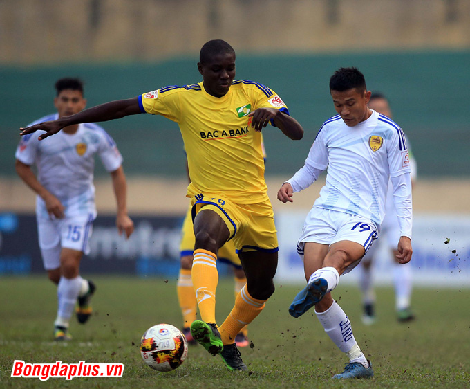 SLNA sẽ chỉ chơi với 1 ngoại binh duy nhất là Olaha ở trận tranh Siêu Cúp QG với Quảng Nam FC - Ảnh: Minh Tuấn 