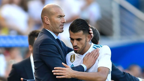 Zidane xin lỗi Ceballos vì vụ vào sân... 29 giây