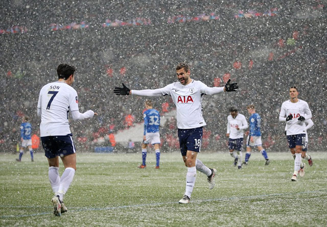 Tuy thời tiết không ủng hộ nhưng Tottenham vẫn có một chiến thắng tưng bừng