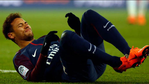 Nghi án Neymar bị chấn thương do giày thi đấu