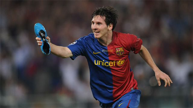 Messi chuyển sang đi Adidas F50i từ năm 2009. Ngay lập tức anh gặt hái được thành công vang dội khi giành 
