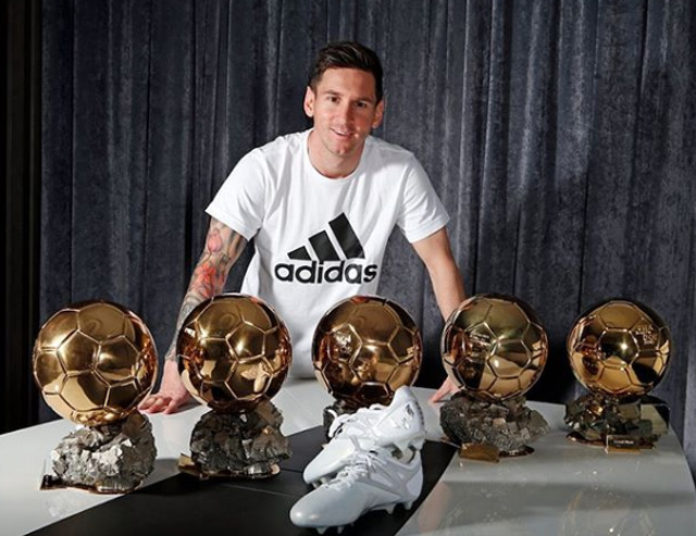 Năm 2015, Adidas tung ra loạt giày dành riêng cho Messi có tên Adidas Messi 15 với rất nhiều màu khác nhau