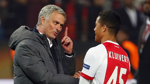 Con trai Kluivert tiết lộ nội dung cuộc nói chuyện với Mourinho
