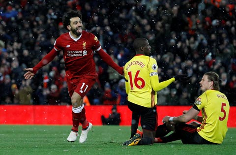 ­Một mình Salah ghi đến 4 bàn để giúp Liverpool vùi dập Watford