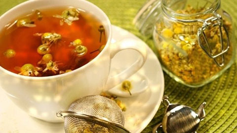 Thưởng thức 'đúng điệu' với trà hoa cúc mật