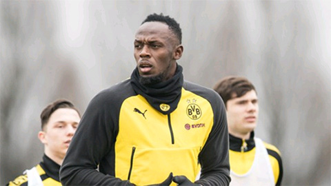 Usain Bolt ghi bàn trong buổi tập cùng Dortmund