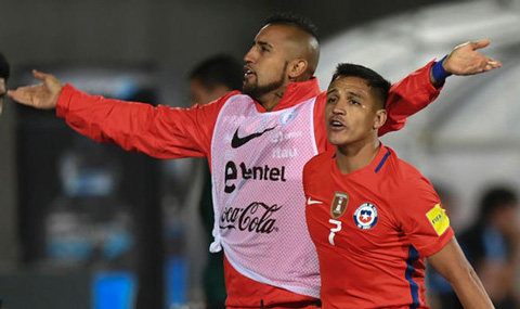Chile cần chuẩn bị lứa kế cận cho thế hệ vàng Sanchez, Vidal