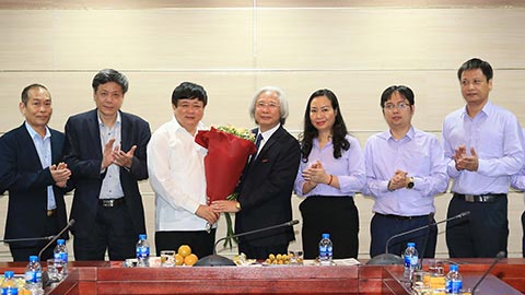 Lãnh đạo Đài Tiếng nói Việt Nam chúc mừng Báo Bóng Đá nhân ngày Thể thao Việt Nam