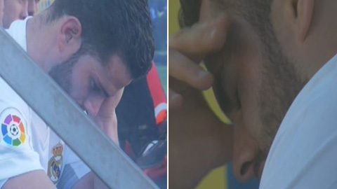 Nacho bật khóc khi dính chấn thương đầu tiên trong sự nghiệp