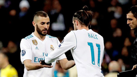 Benzema và Bale tranh nhau quả penalty đầu tiên