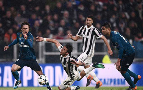 Dybala nhận thẻ vàng vì ăn vạ