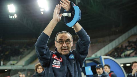 Napoli có thể mất HLV Maurizio Sarri