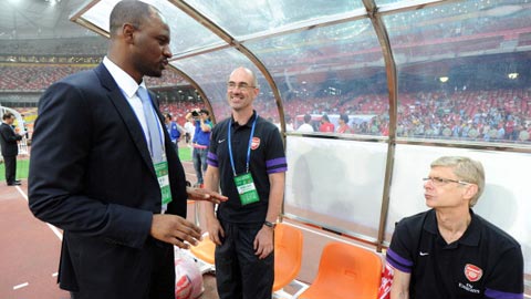 Tương lai chiếc ghế HLV Arsenal: Vieira sẽ thế chân thầy Wenger?
