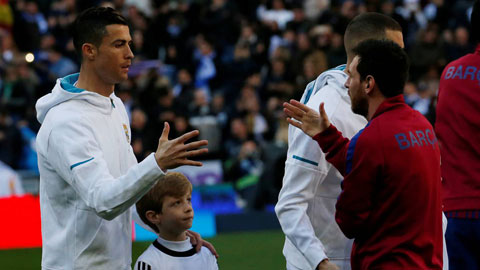 Ronaldo bất ngờ để mất danh hiệu số 1 về kiếm tiền vào tay Messi