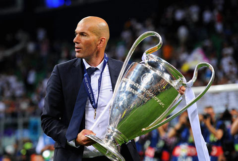 Zidane đã giành 2 Champions League liên tiếp nhưng đó vẫn chưa đủ
