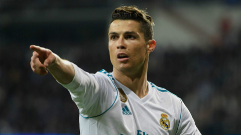 Vượt Xavi, Ronaldo lập thêm một kỷ lục ở Champions League