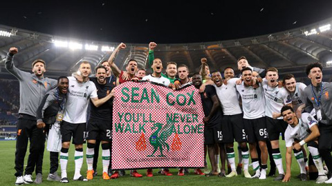 Liverpool ăn mừng điên cuồng sau chiến tích vào chung kết