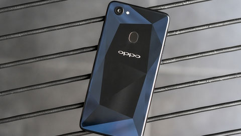 Oppo F7 có thêm màu đen tại Việt Nam, giá bán không đổi