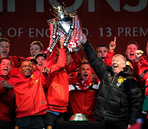 Ferguson đã cùng M.U đoạt 38 danh hiệu