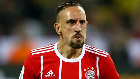 Bayern gia hạn thêm 1 năm với Ribery