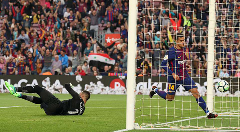 Coutinho ghi bàn mở tỷ số cho Barca