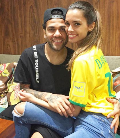 Hồi World Cup 2014, Alves và đồng đội được phép  sex thoải mái, miễn không làm các tư thế khó