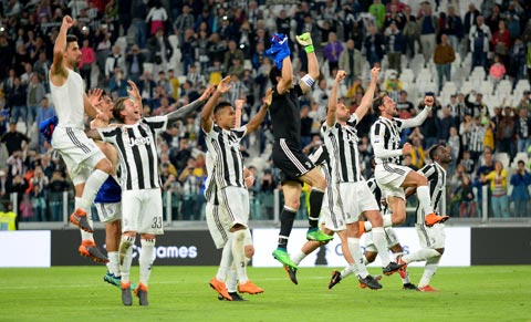 Juventus đủ sức giành ít nhất 1 điểm trước Roma để vô địch Serie A sớm 1 vòng đấu  
