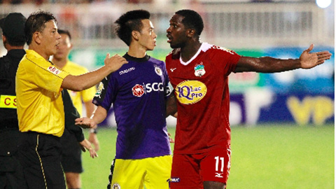 Rimario bị yêu cầu thay ra ở trận HAGL - Hà Nội FC
