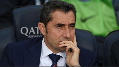 HLV Valverde nổi điên sau thất bại của Barca