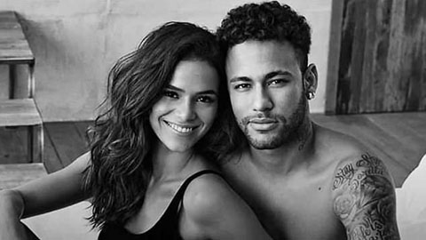 Neymar và bạn gái quảng cáo bằng ảnh 'nóng'