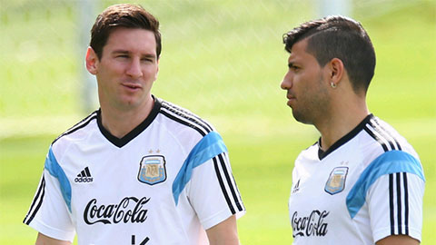 Aguero khẳng định không thể chung CLB với Messi