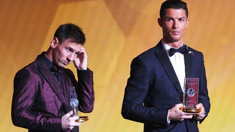 Ngứa mắt Messi, Ronaldo ném tiền vào Ibiza