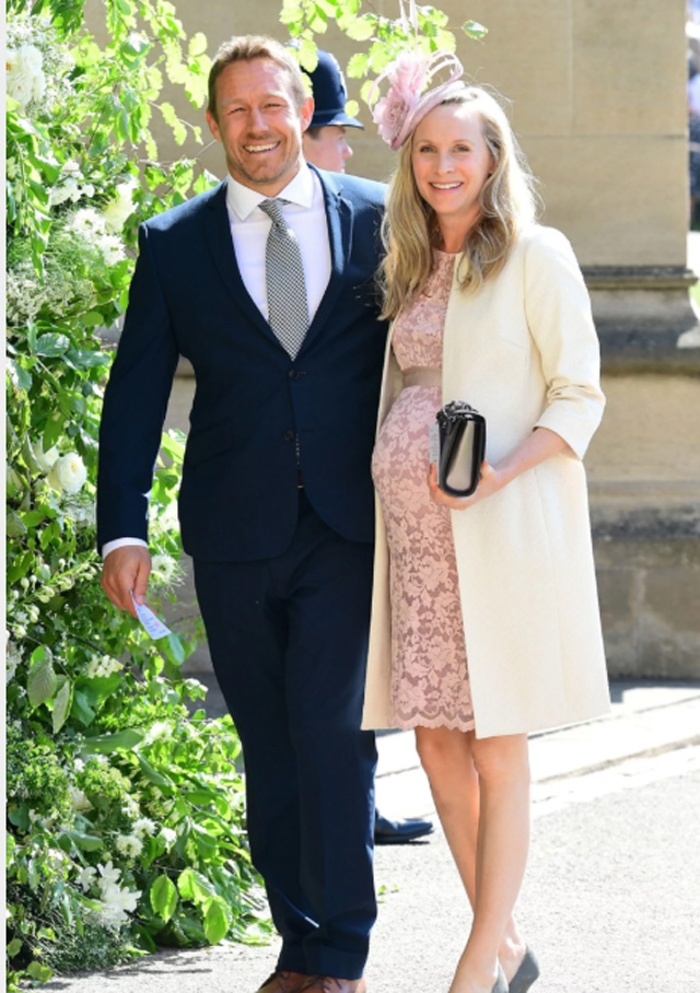 Cựu cầu thủ bóng đầu dục Anh, Jonny Wilkinson cùng vợ tới dự lễ cưới