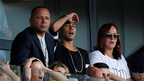 Mẹ Neymar khuyên con trai gia nhập Real