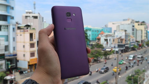 Smartphone giá rẻ sở hữu màn hình vô cực của Samsung bất ngờ về Việt Nam