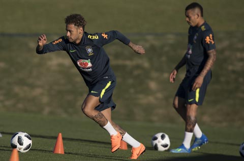 Neymar trong buổi tập mới nhất của ĐT Brazil