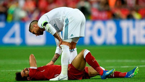 Ramos bị chỉ trích rất nhiều vì phạm lỗi với Salah