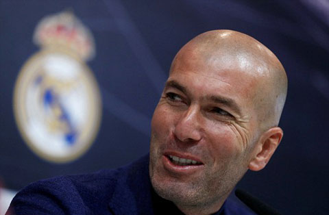 Zidane trong ngày họp báo chia tay Real