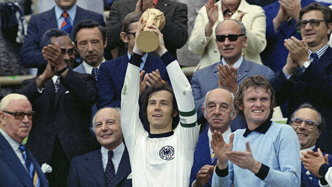Beckenbauer không chỉ tài năng, mà còn sở hữu khối óc của một thủ lĩnh, một nhà lãnh đạo”