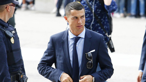 Ronaldo: Trả tiền trốn thuế hoặc ngồi tù