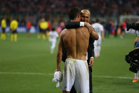 Zidane ra đi không phải vì cầu thủ