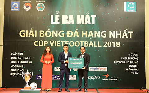 Giải bóng đá phong trào hạng Nhất - Cúp Vietfootball 2018 tiếp tục thu hút được nhiều nhà tài trợ đồng hành - Ảnh: Đức Cường 