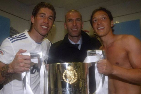 Oezil rất ngưỡng mộ Zidane
