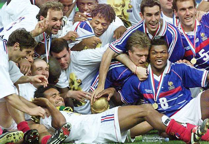 ĐT Pháp ăn mừng chức vô địch cách đây 20 năm