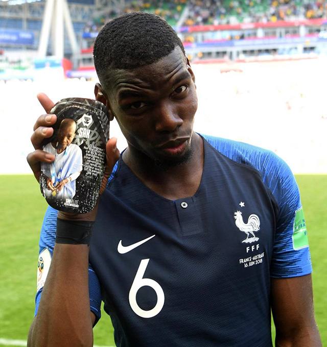 Người cha luôn là nguồn động viên lớn dành cho Pogba